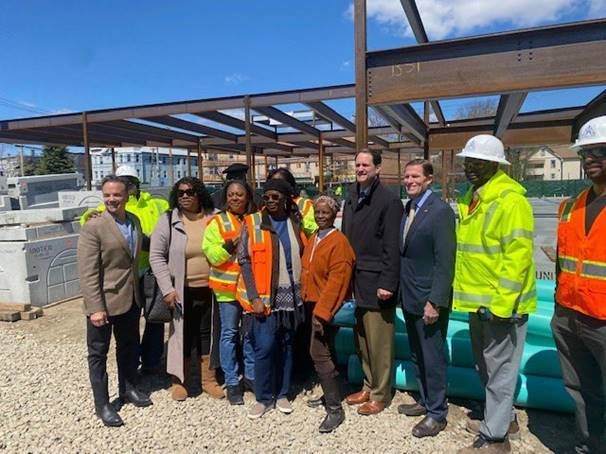 Senator Blumenthal attends a ceremony marking the final phase of construction on the Bridgeport East End Grocery store. 
